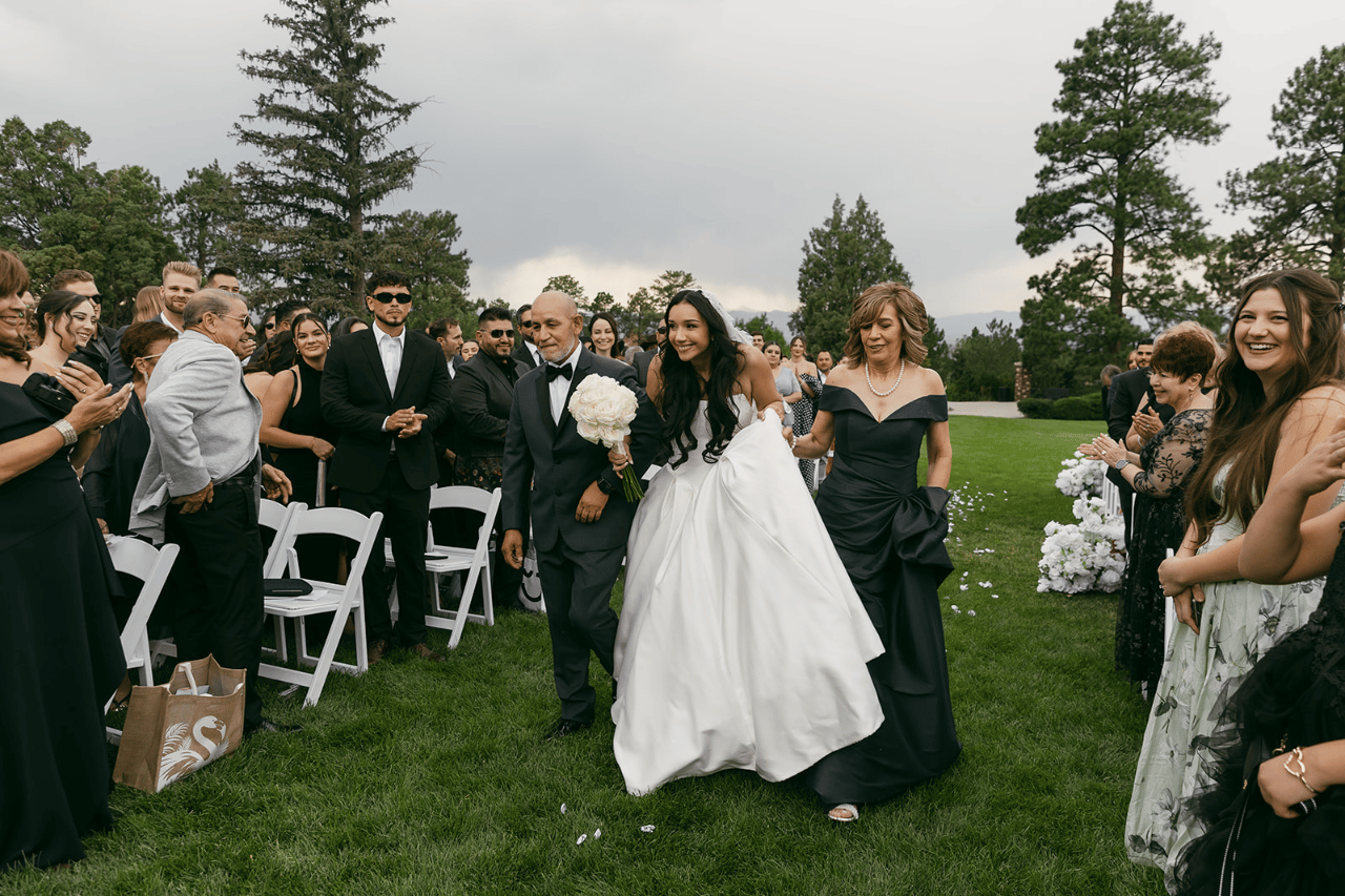 Mariela Hernandez-Loya & Marcus Pando's wedding-image-69