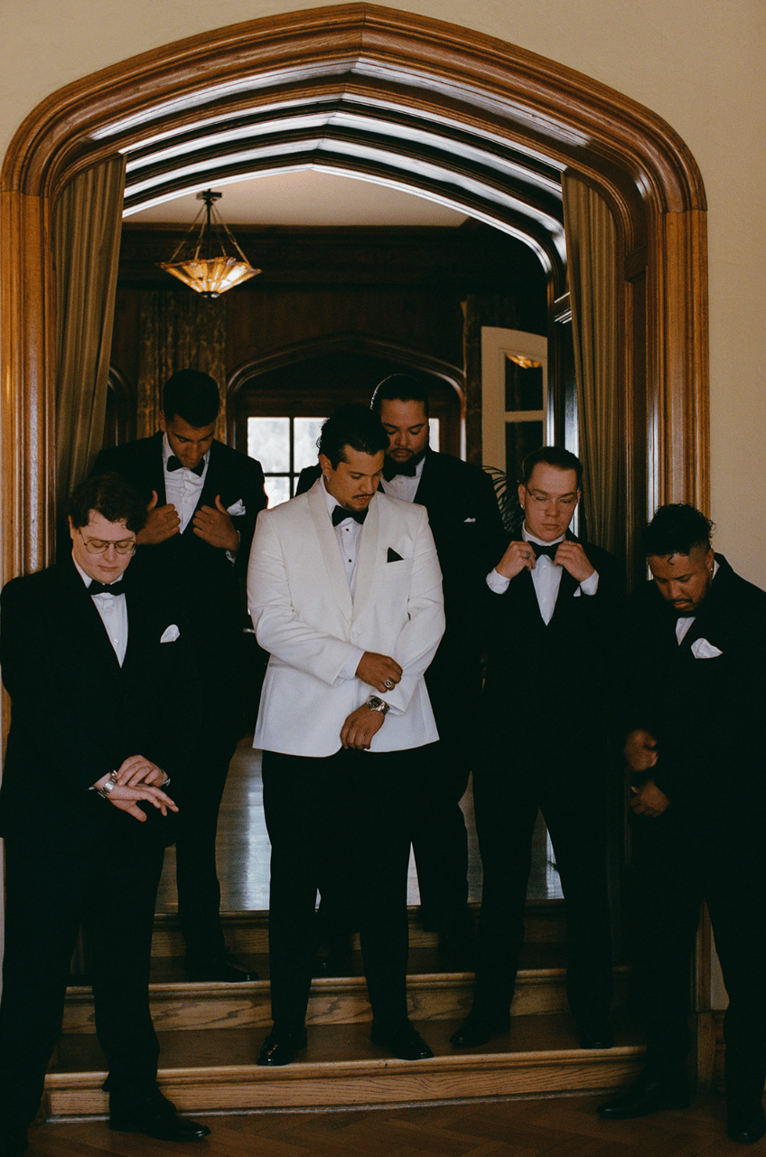 Mariela Hernandez-Loya & Marcus Pando's wedding-image-30