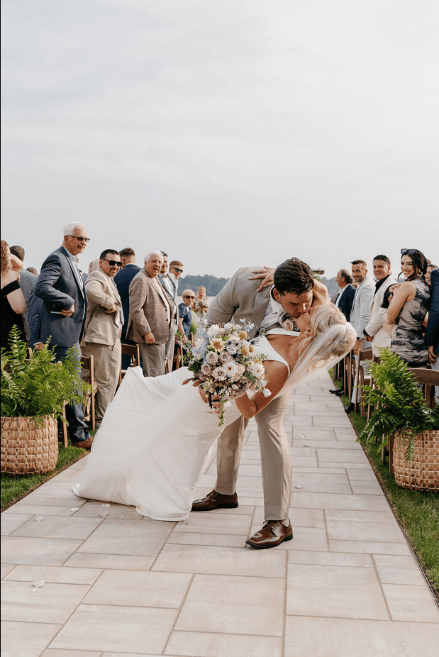 A Classic Summer Wedding at The Lakehouse photo 5