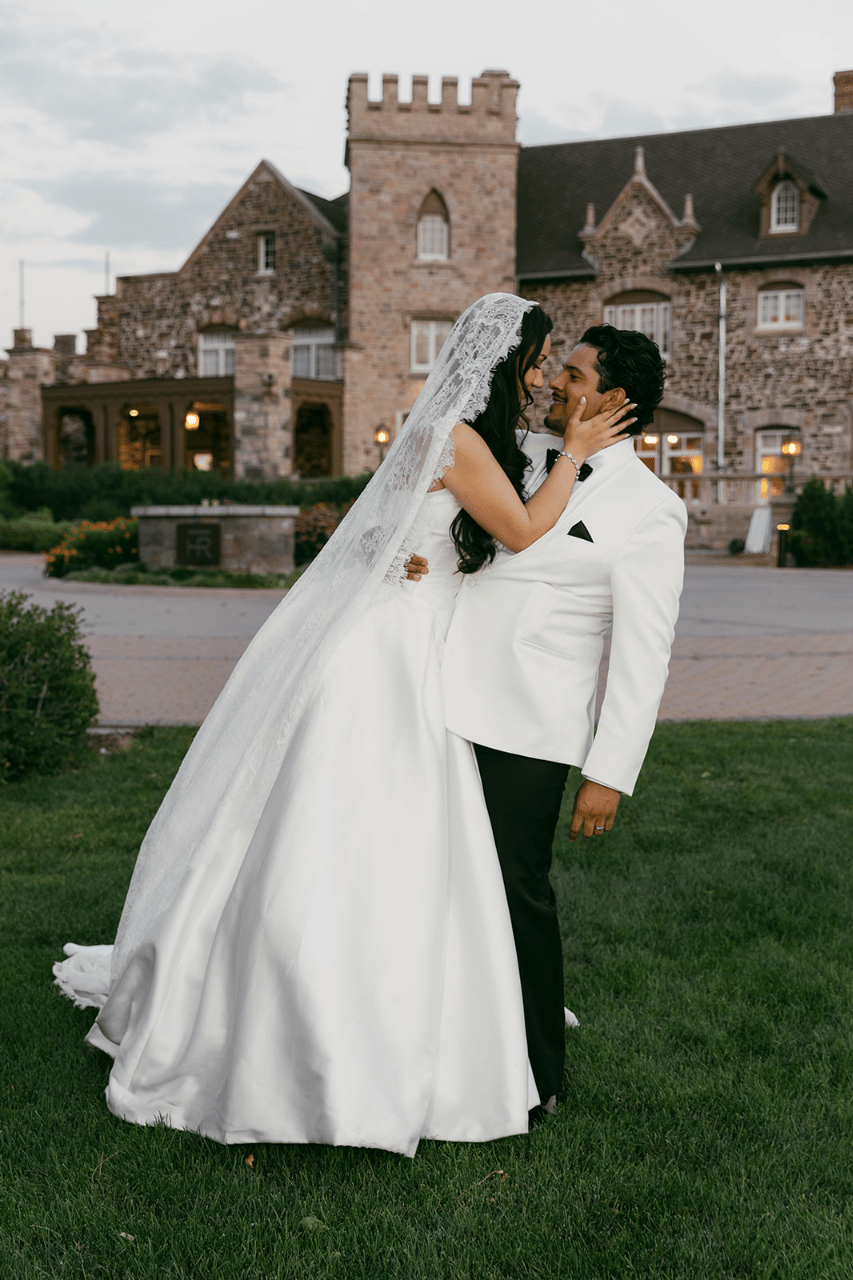 Mariela Hernandez-Loya & Marcus Pando's wedding-image-56