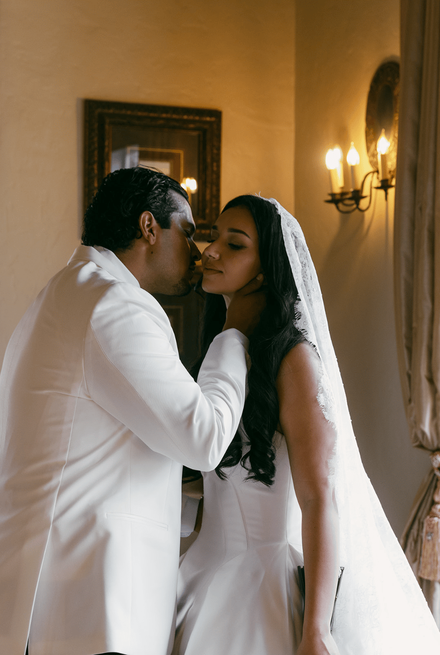 Mariela Hernandez-Loya & Marcus Pando's wedding-image-19