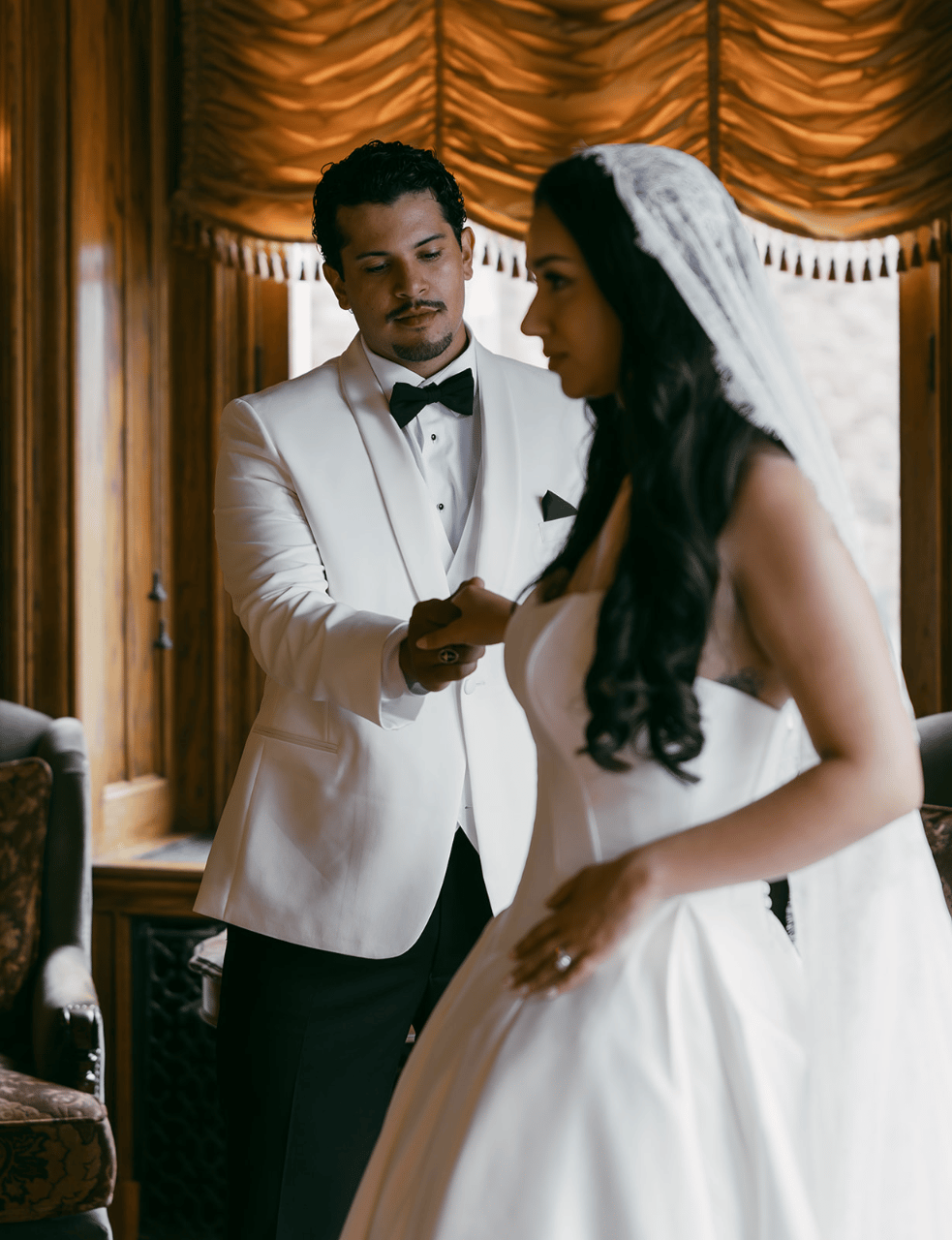 Mariela Hernandez-Loya & Marcus Pando's wedding-image-2