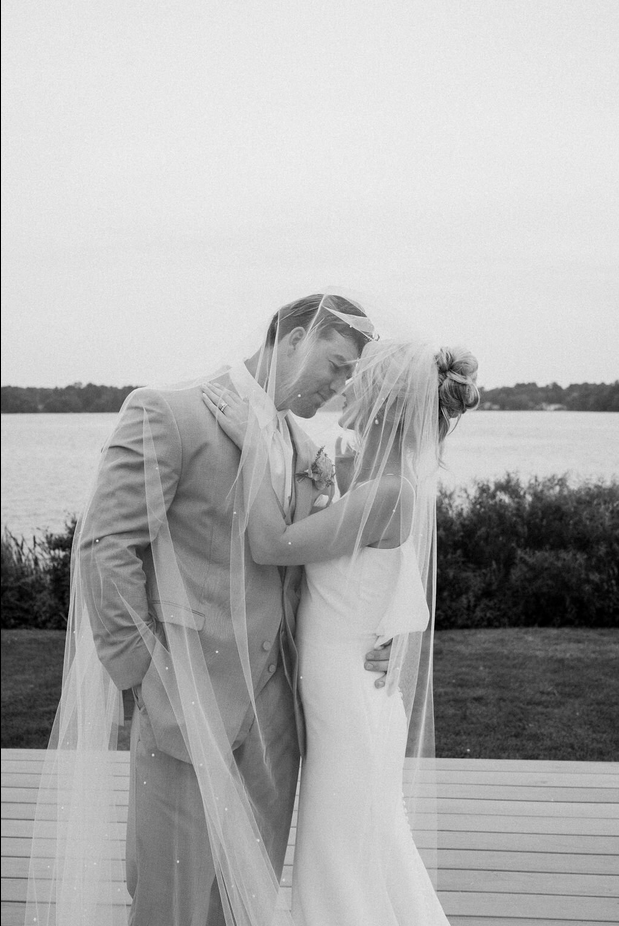 A Classic Summer Wedding at The Lakehouse photo 3