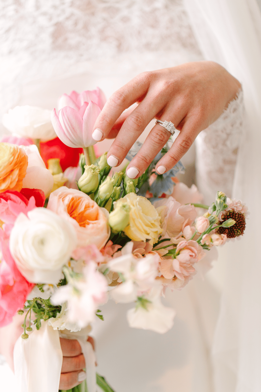 Elegant Touches in a Classic Summer Affair