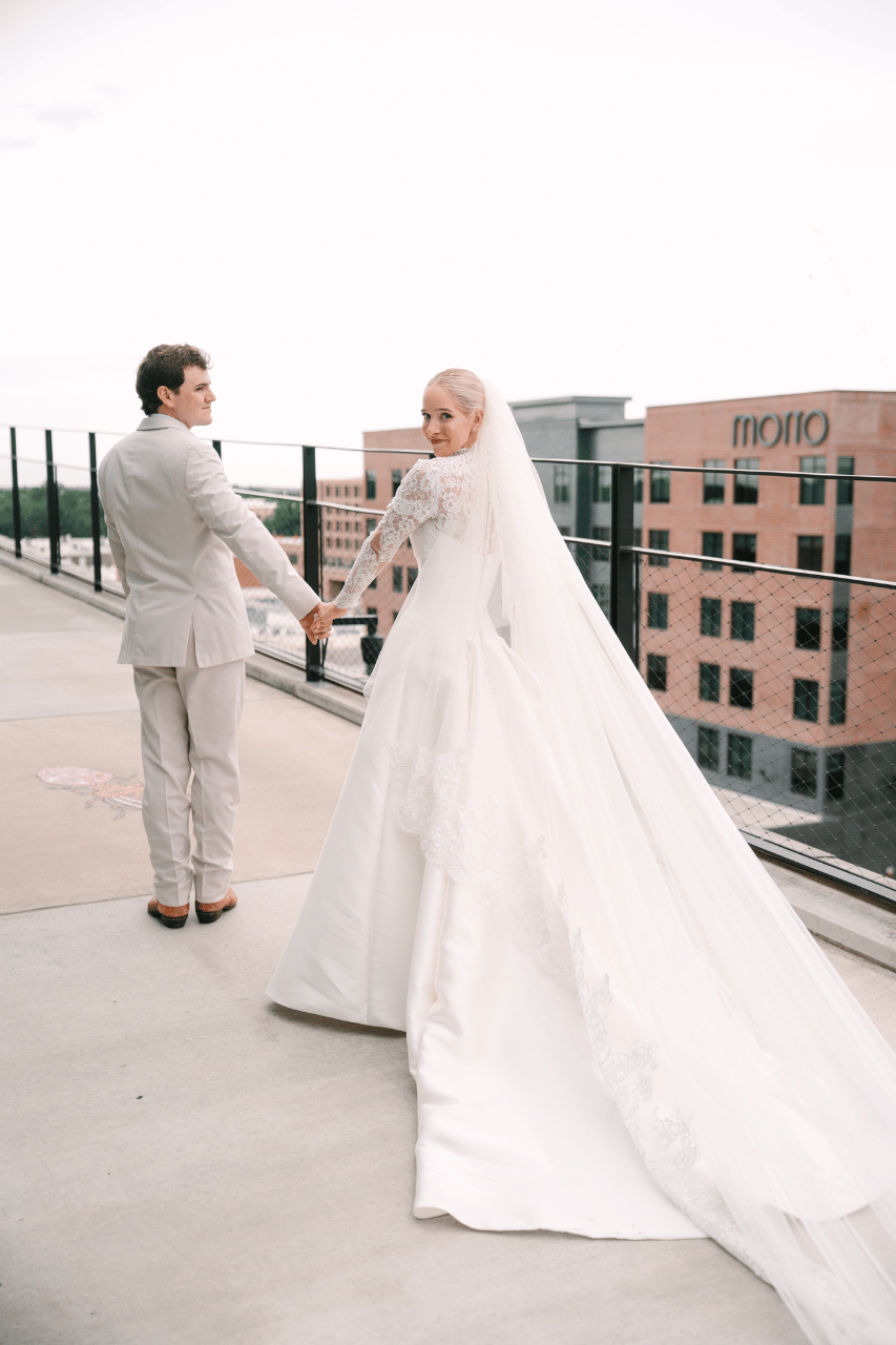 Elegant Touches in a Classic Summer Affair photo 2