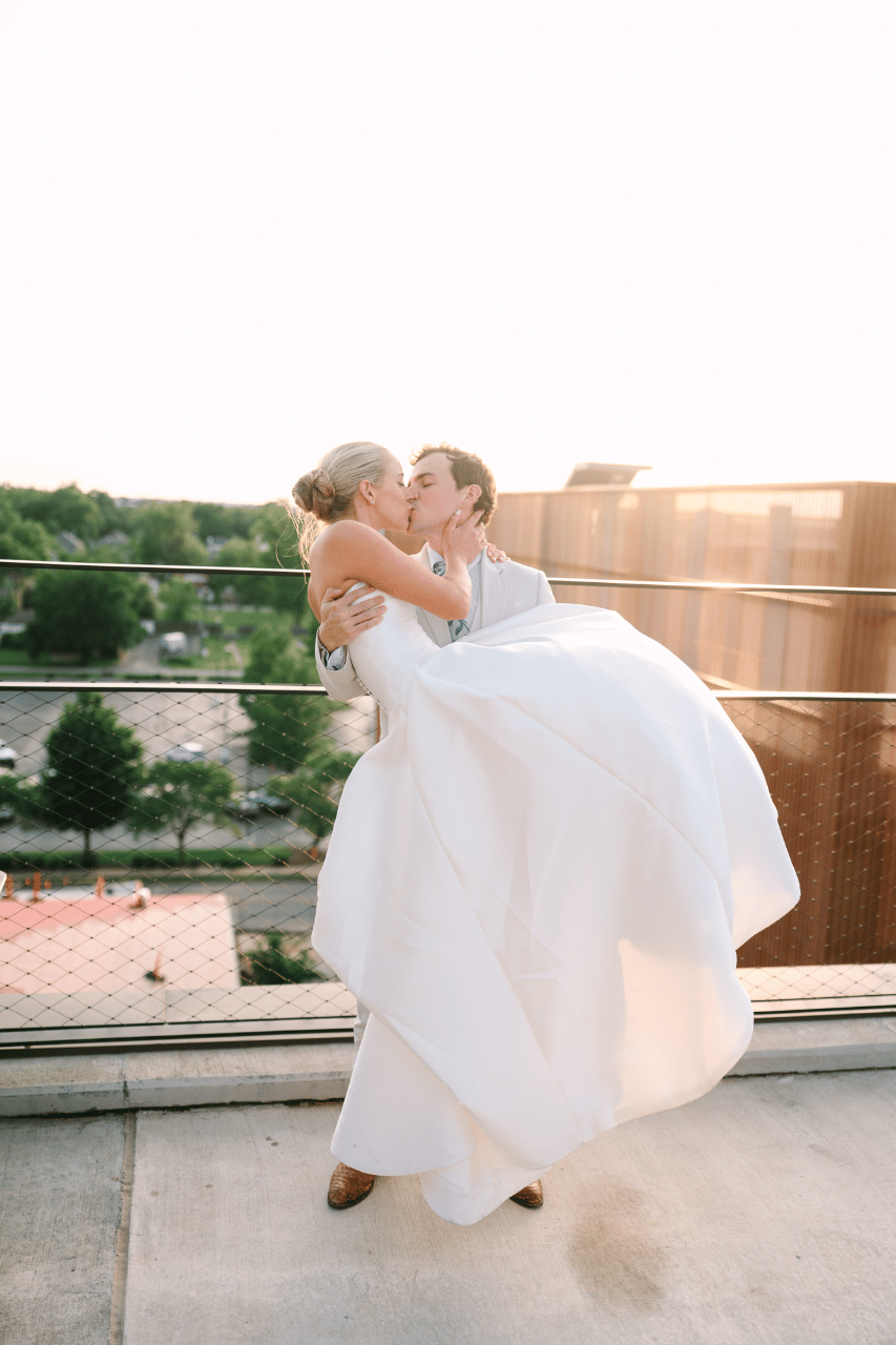Elegant Touches in a Classic Summer Affair photo 5