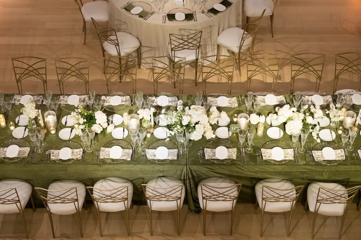 A Romantic Fall Wedding at the Art Institute of Chicago 14