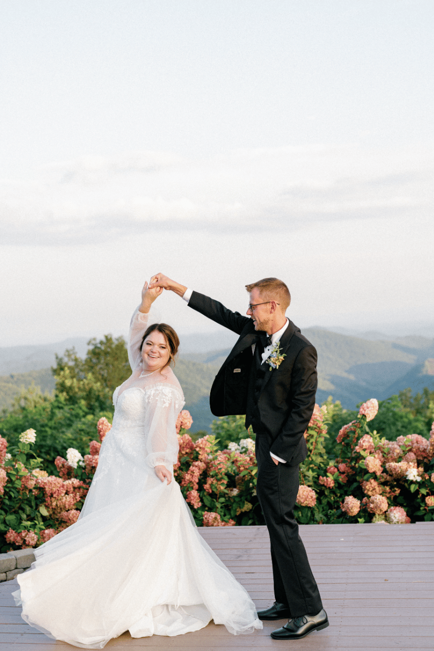 A Classic Summer Wedding at Summit on Cross Mountain