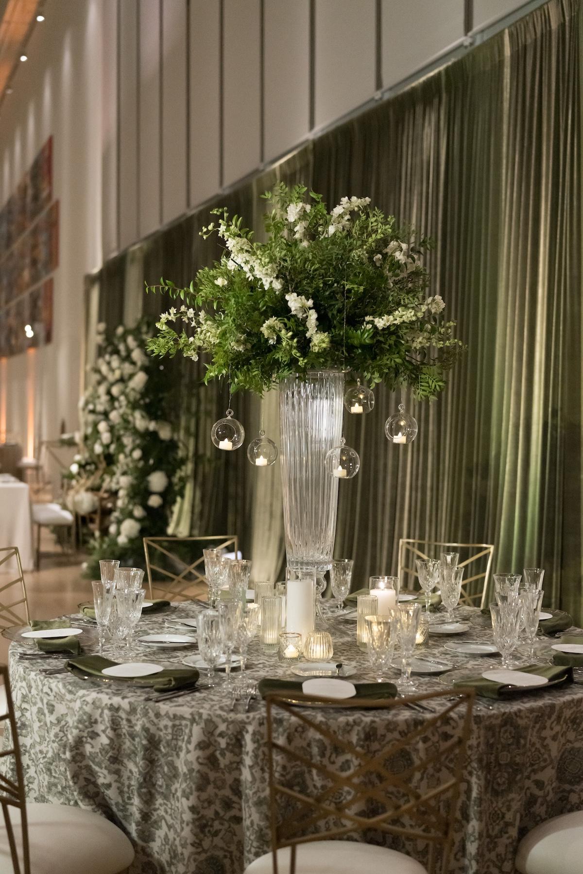 A Romantic Fall Wedding at the Art Institute of Chicago 49