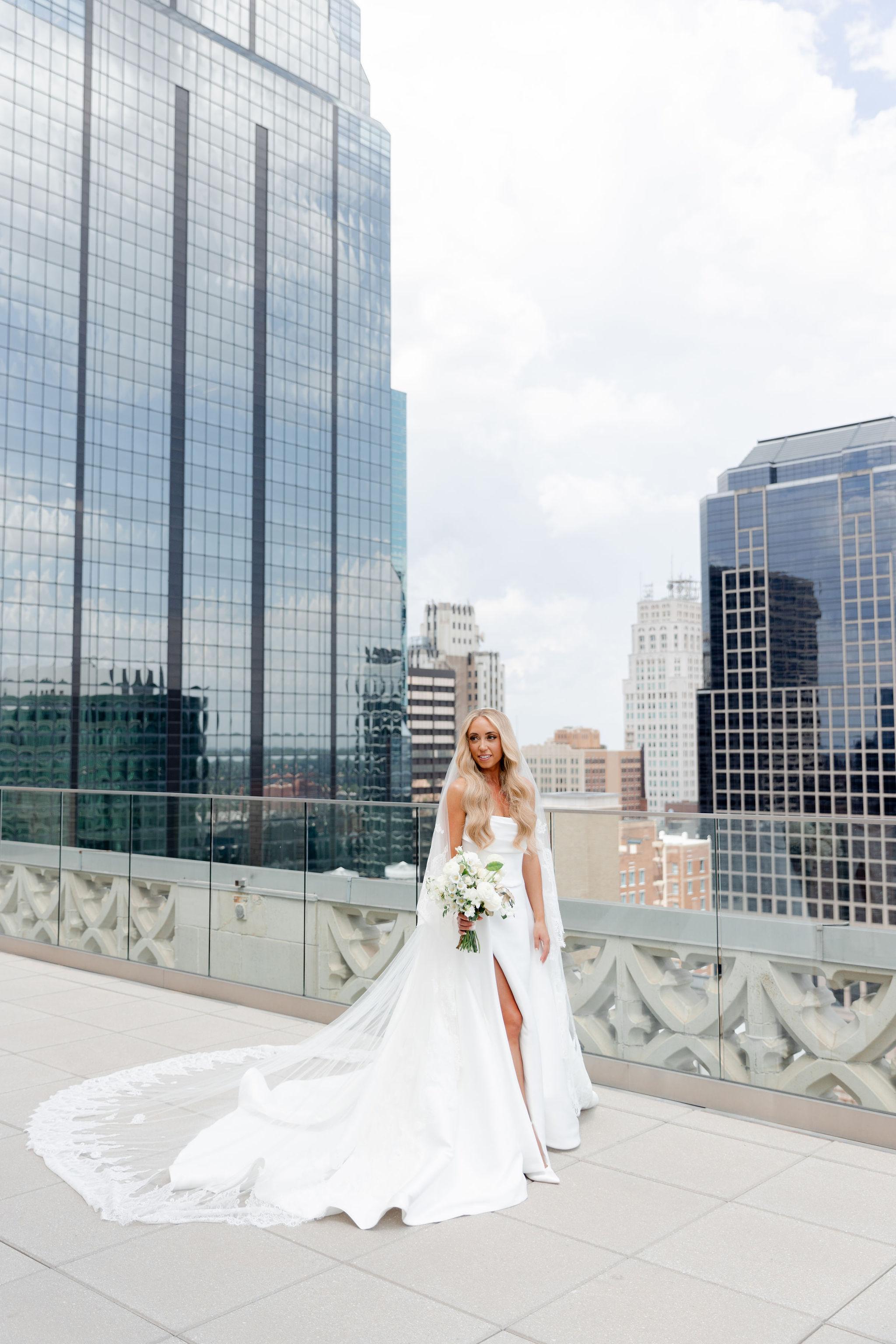 A Vintage Summer Wedding at Hotel Kansas City 19