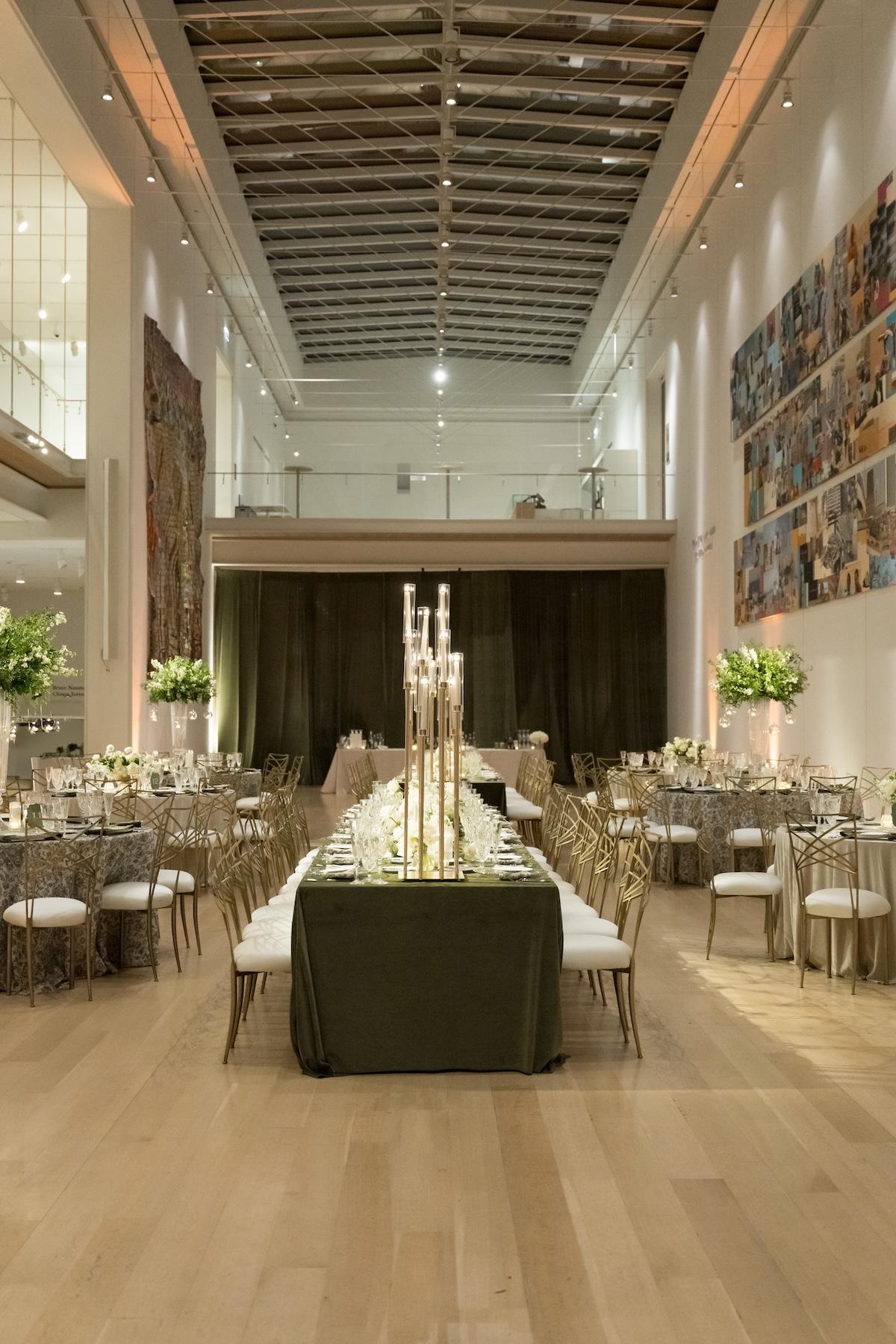 A Romantic Fall Wedding at the Art Institute of Chicago 43