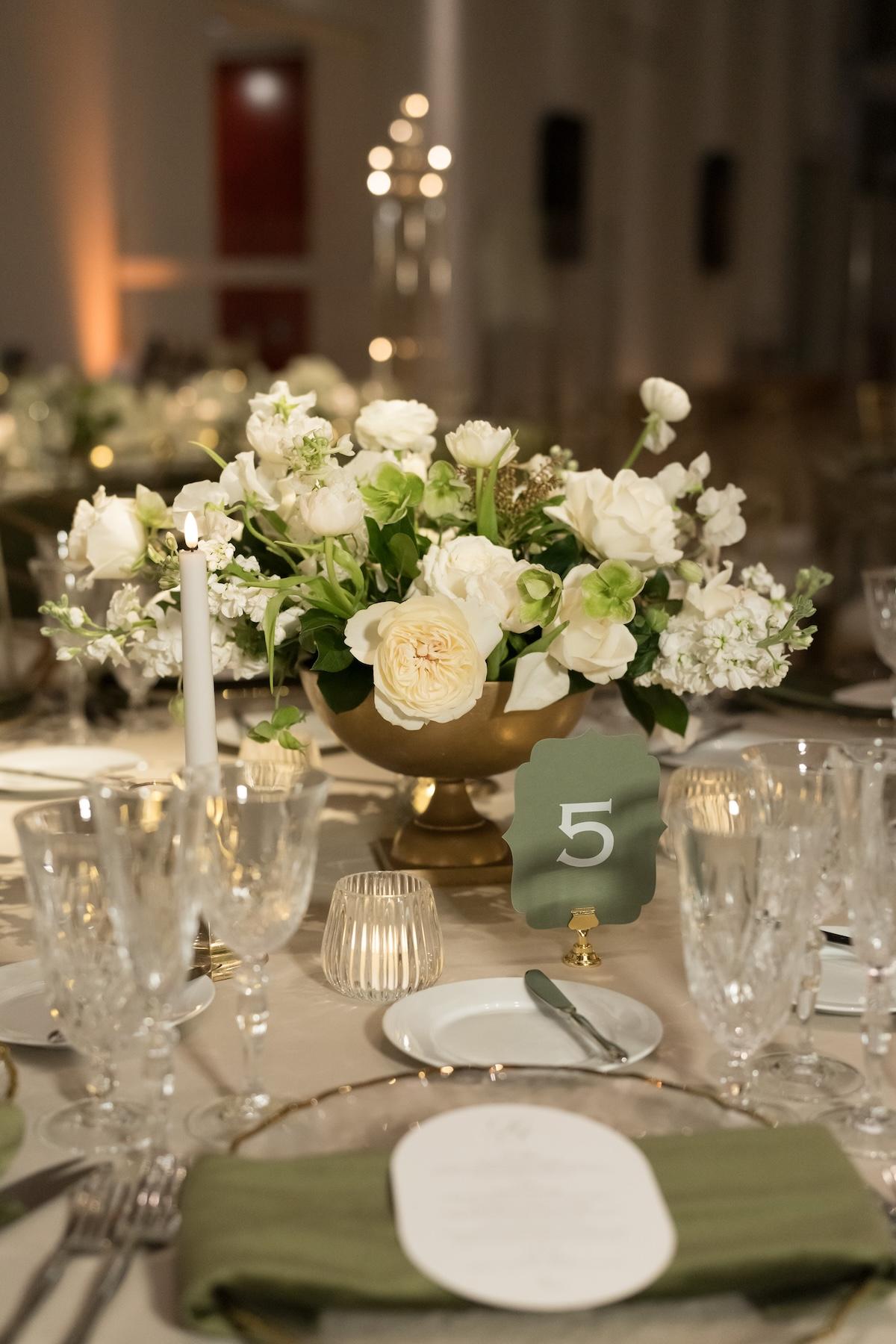 A Romantic Fall Wedding at the Art Institute of Chicago 23