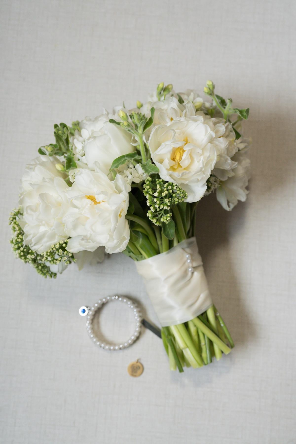 A Romantic Fall Wedding at the Art Institute of Chicago 15