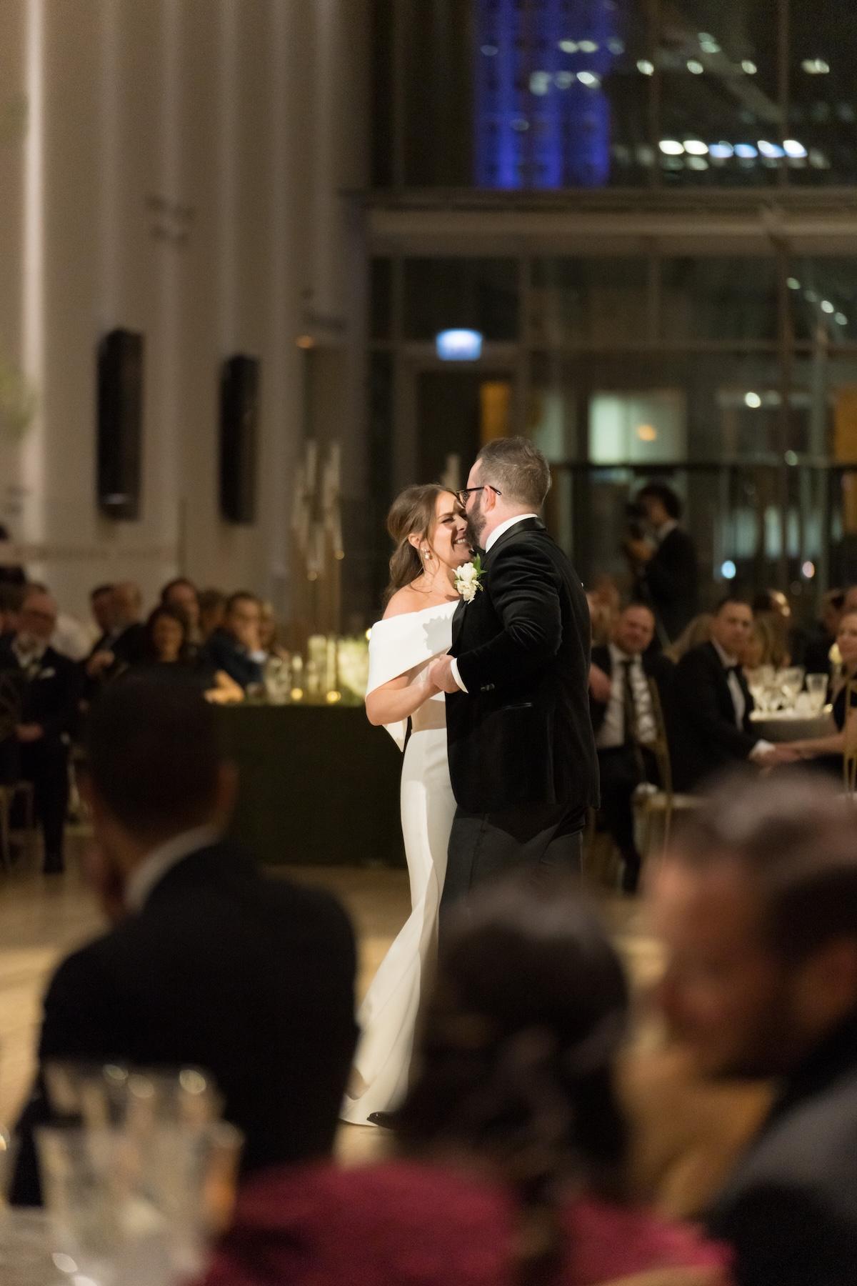 A Romantic Fall Wedding at the Art Institute of Chicago 27