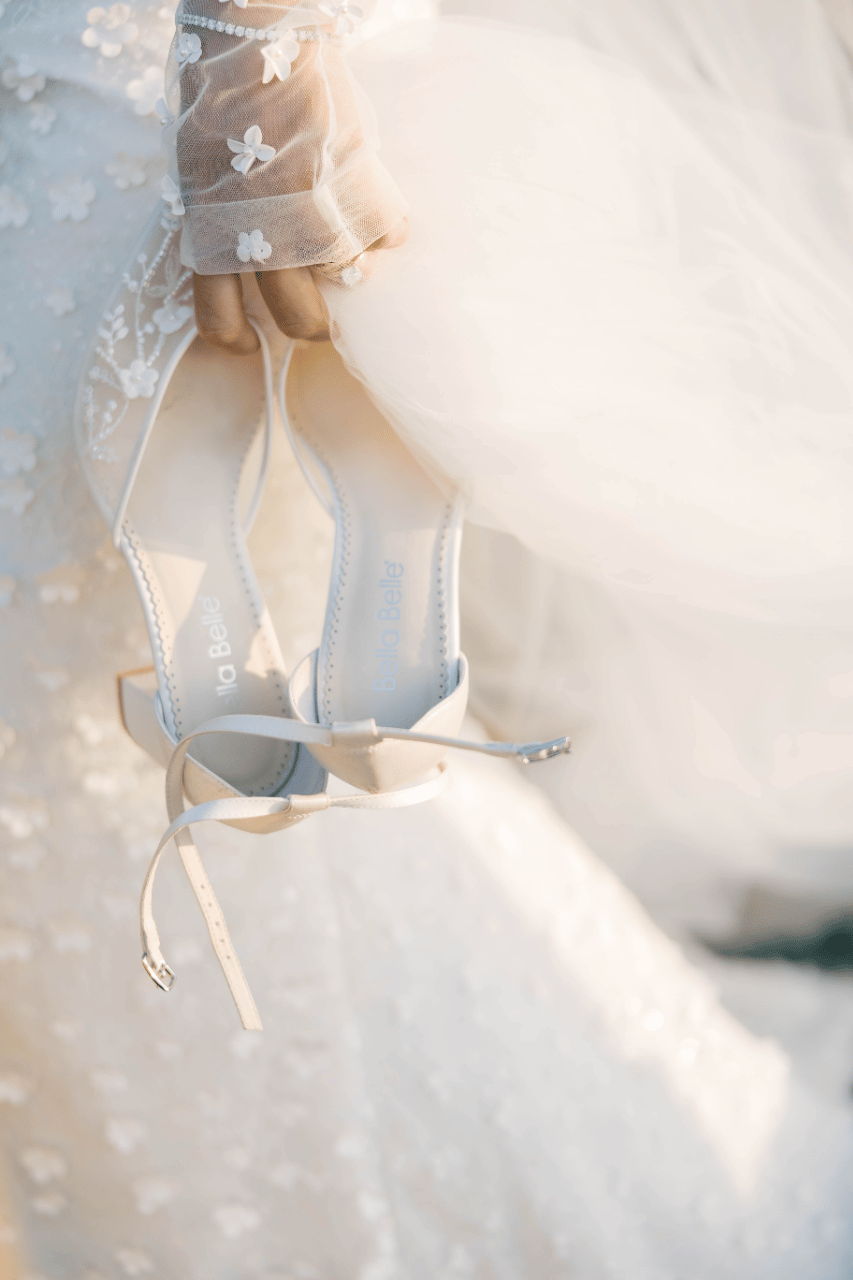 A Modern Summer Wedding at Block Island Beach House photo 2