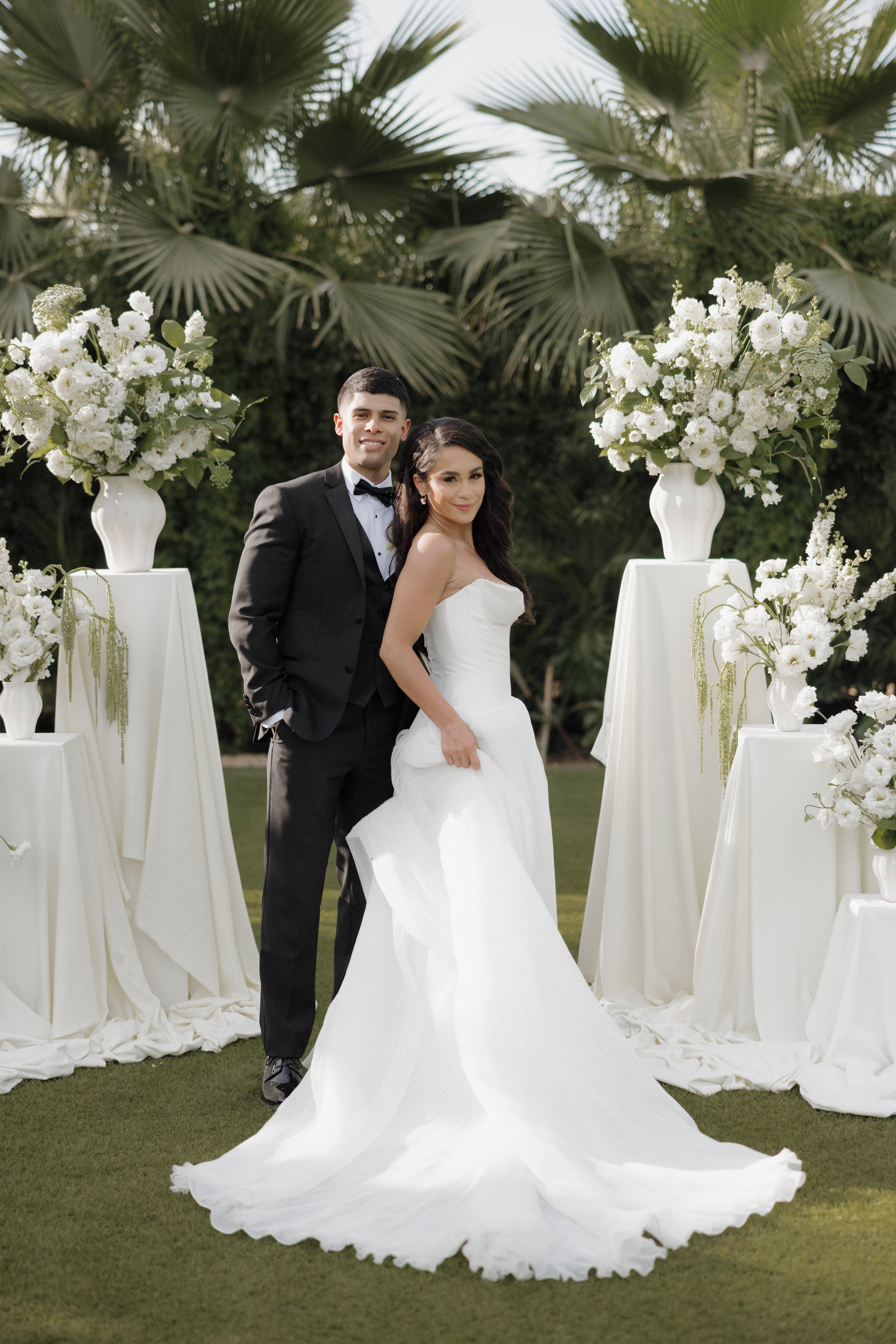 A Classic Spring Wedding at Petunias Venue
