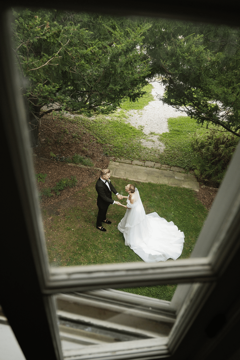 A Romantic Summer Wedding at The Mansion at Knox Farm photo 3