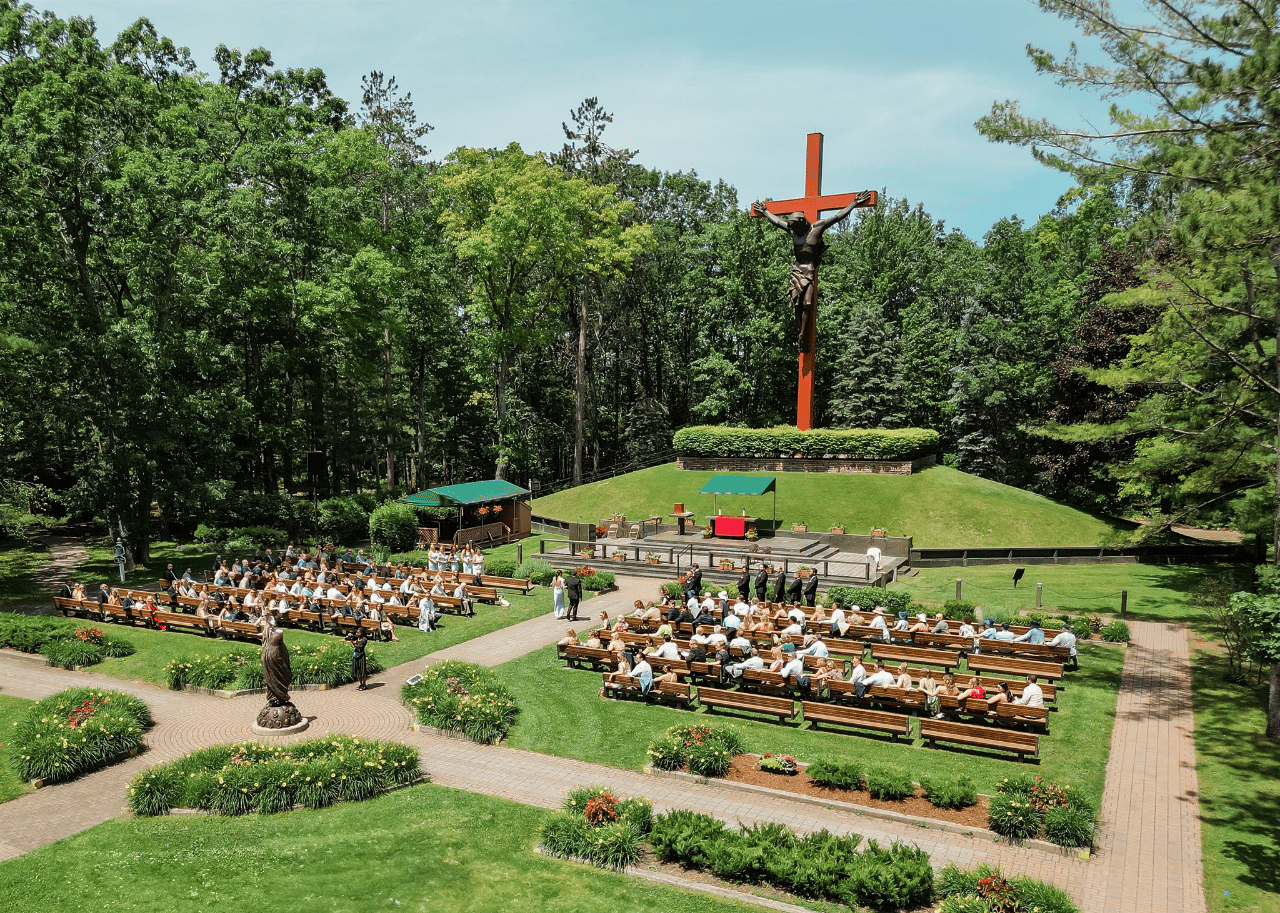 A Modern Summer Wedding in Traverse City, Michigan photo 2