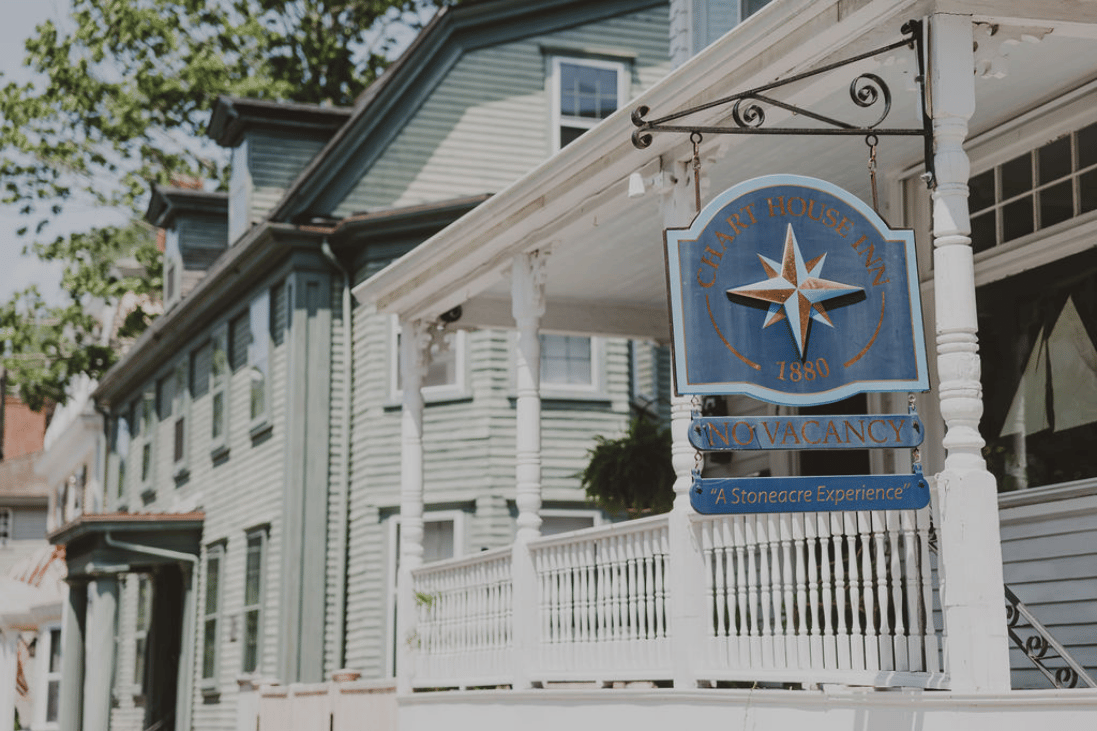 Chart House Inn