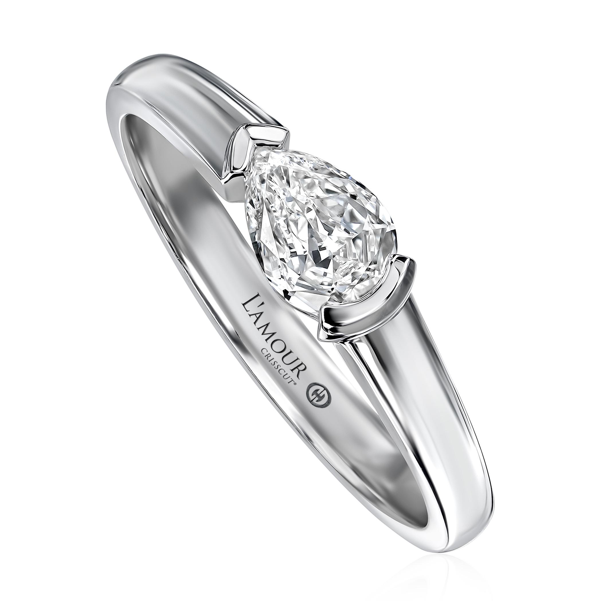 Love Luxe L'Amour Crisscut® Pear Shape Diamond Ring White Gold