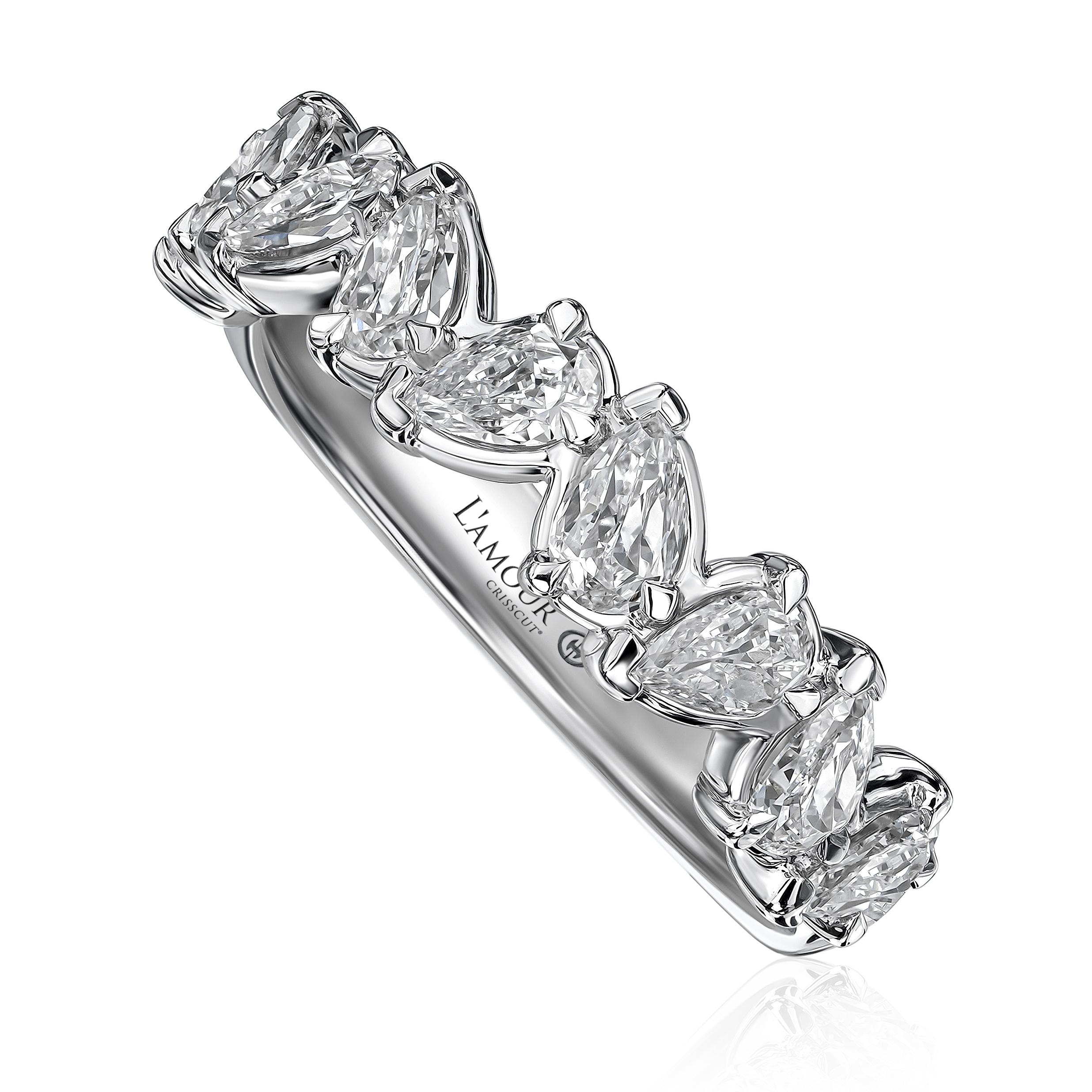 Love Luxe L'Amour Crisscut® Pear Shape Diamond Band White Gold