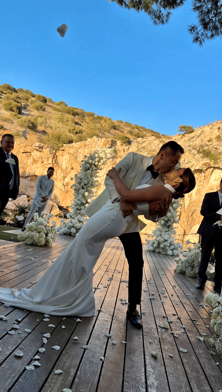 Margo Skarparis & Jingwei Li's wedding-image-25