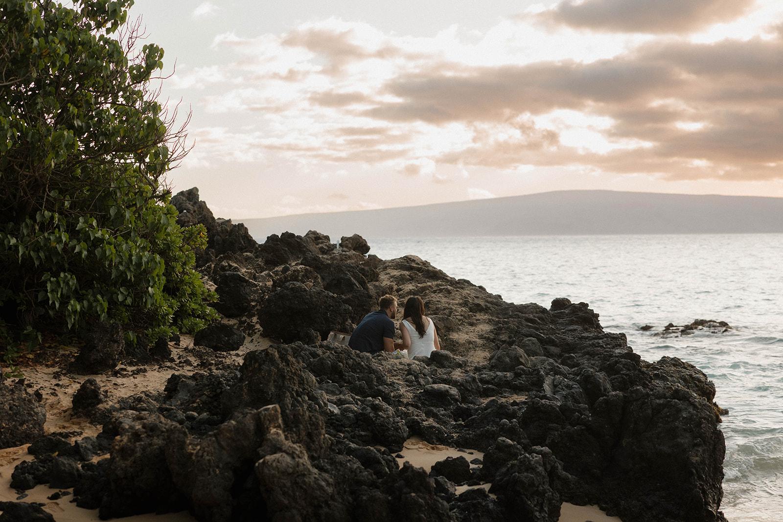 A Classic Spring Engagement at Makena Cove 45