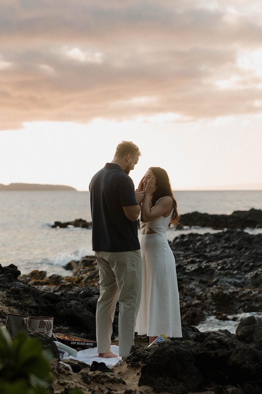 A Classic Spring Engagement at Makena Cove 28