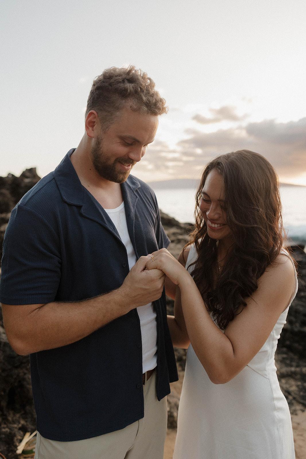 A Classic Spring Engagement at Makena Cove 17