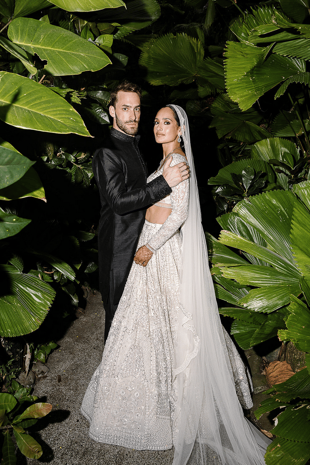 A Non-Traditional Spring Wedding at Hotel Villa Caletas photo 4