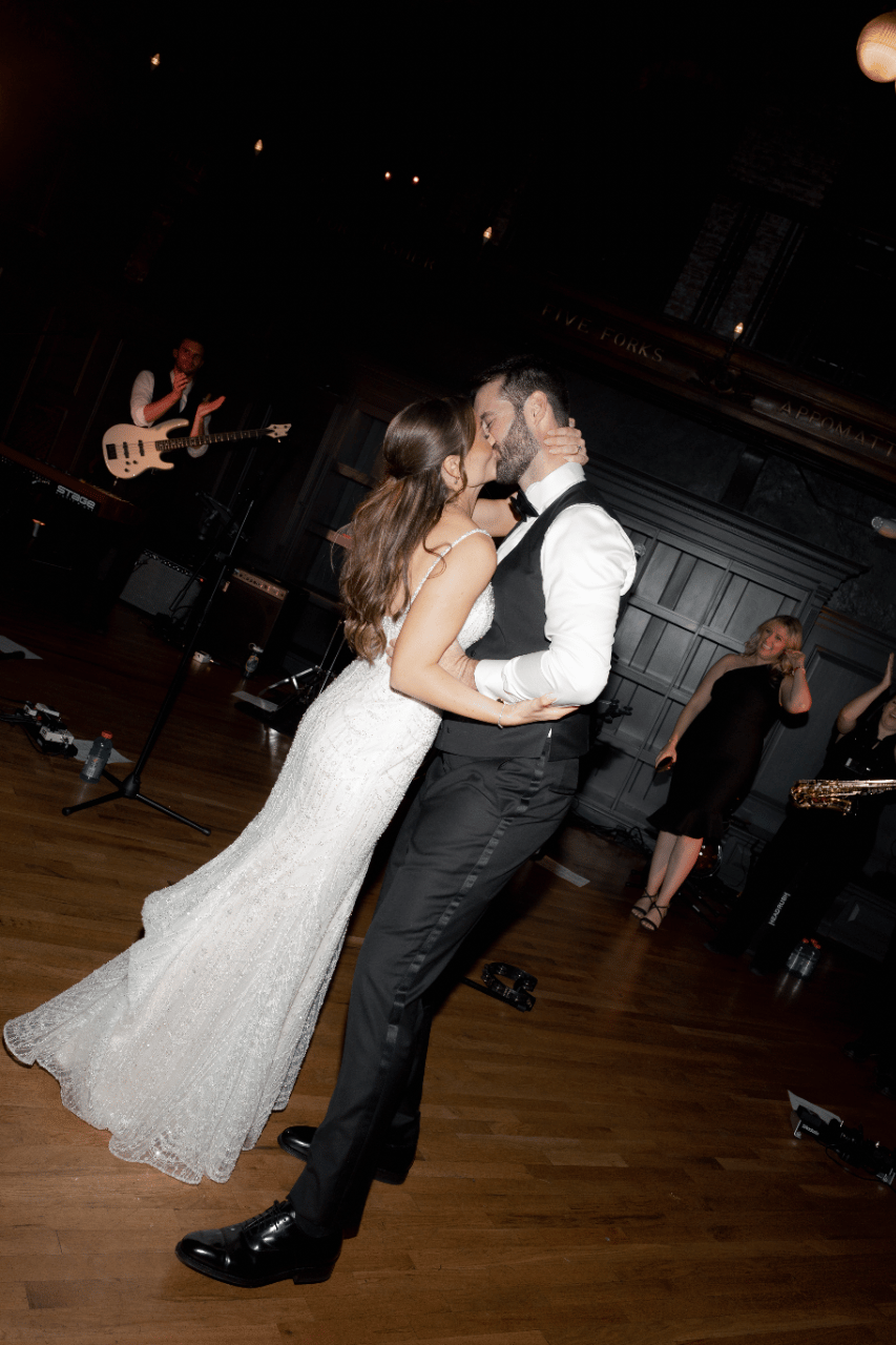 Alexandra Caulfield & David Caulfield's wedding-image-32