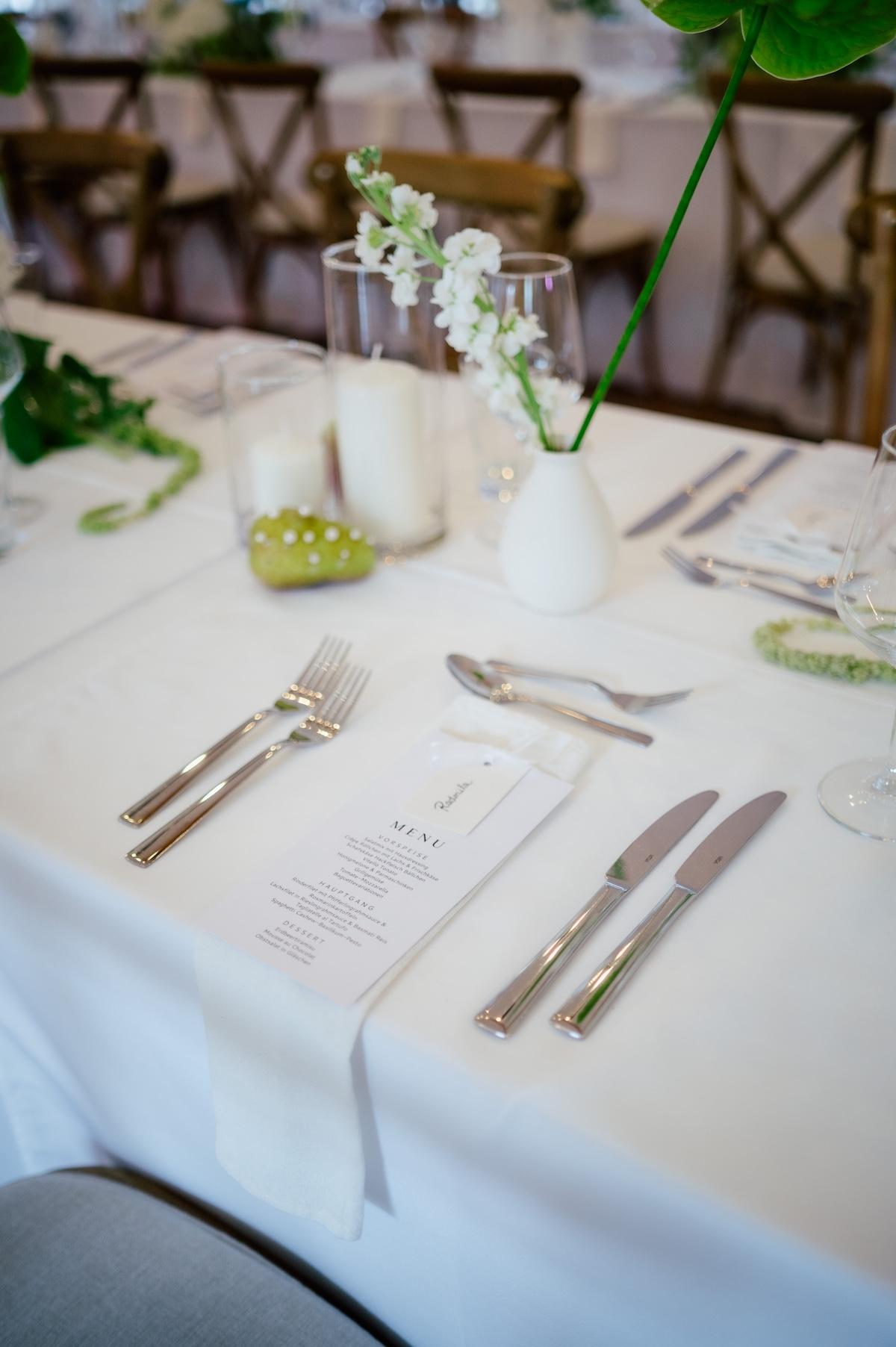 A Classic Spring Wedding at The Garden Villa 8