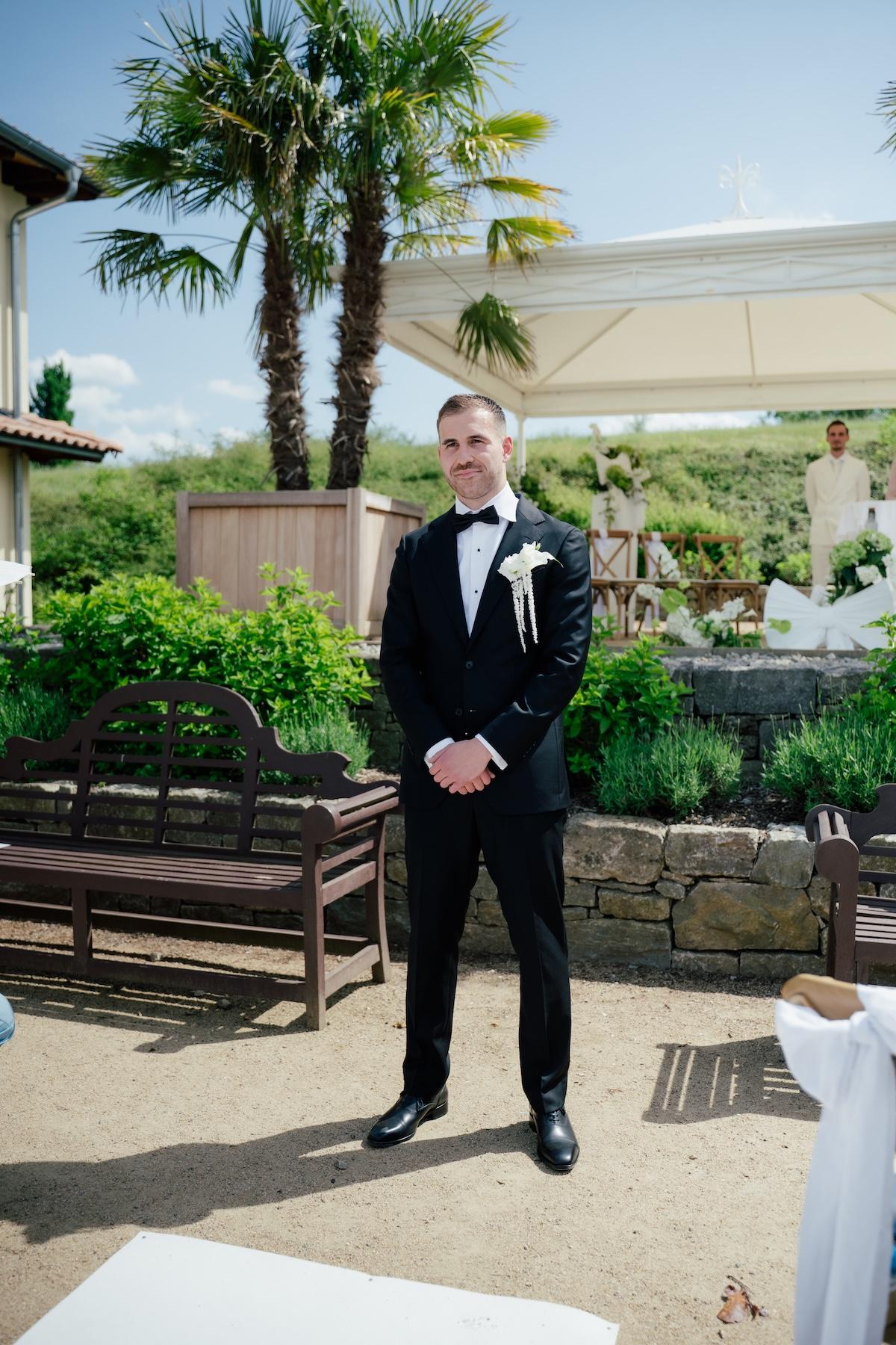 A Classic Spring Wedding at The Garden Villa 39