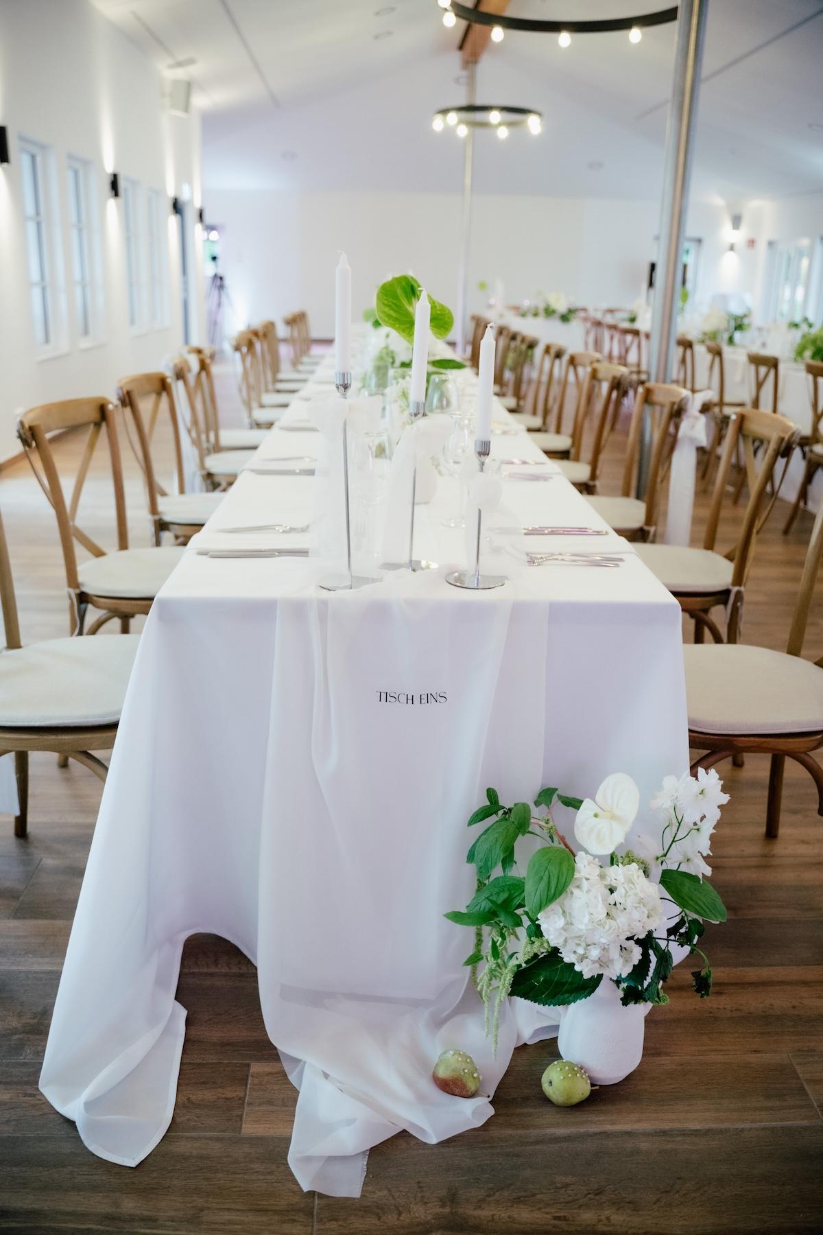 A Classic Spring Wedding at The Garden Villa 16
