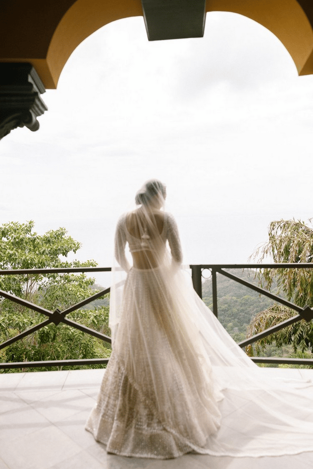 A Non-Traditional Spring Wedding at Hotel Villa Caletas 10