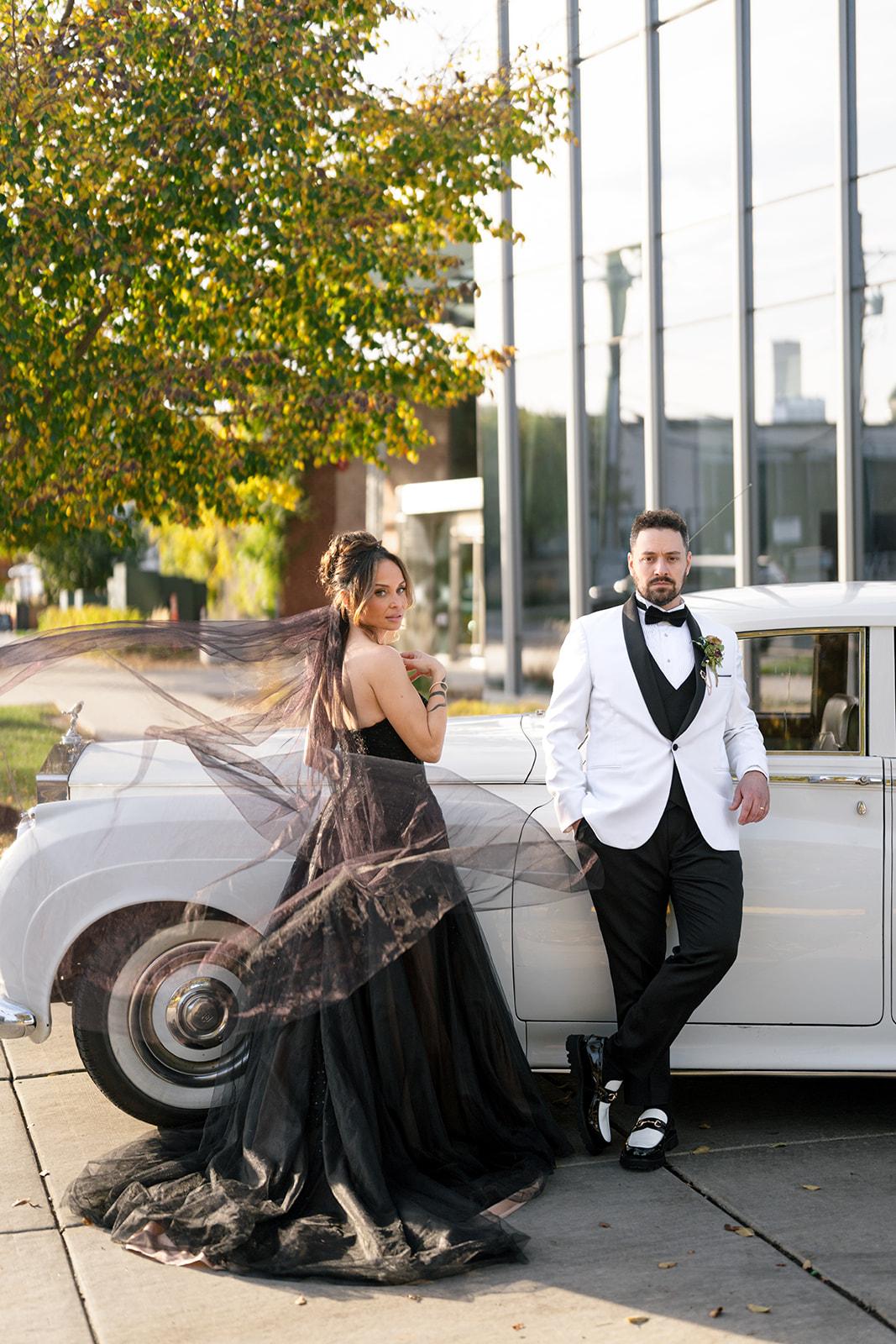 A Non-Traditional Fall Wedding at the Sarabande 28
