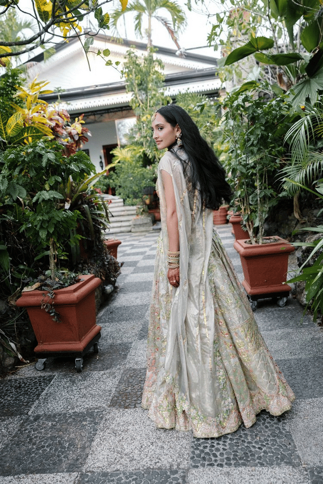 A Non-Traditional Spring Wedding at Hotel Villa Caletas 15