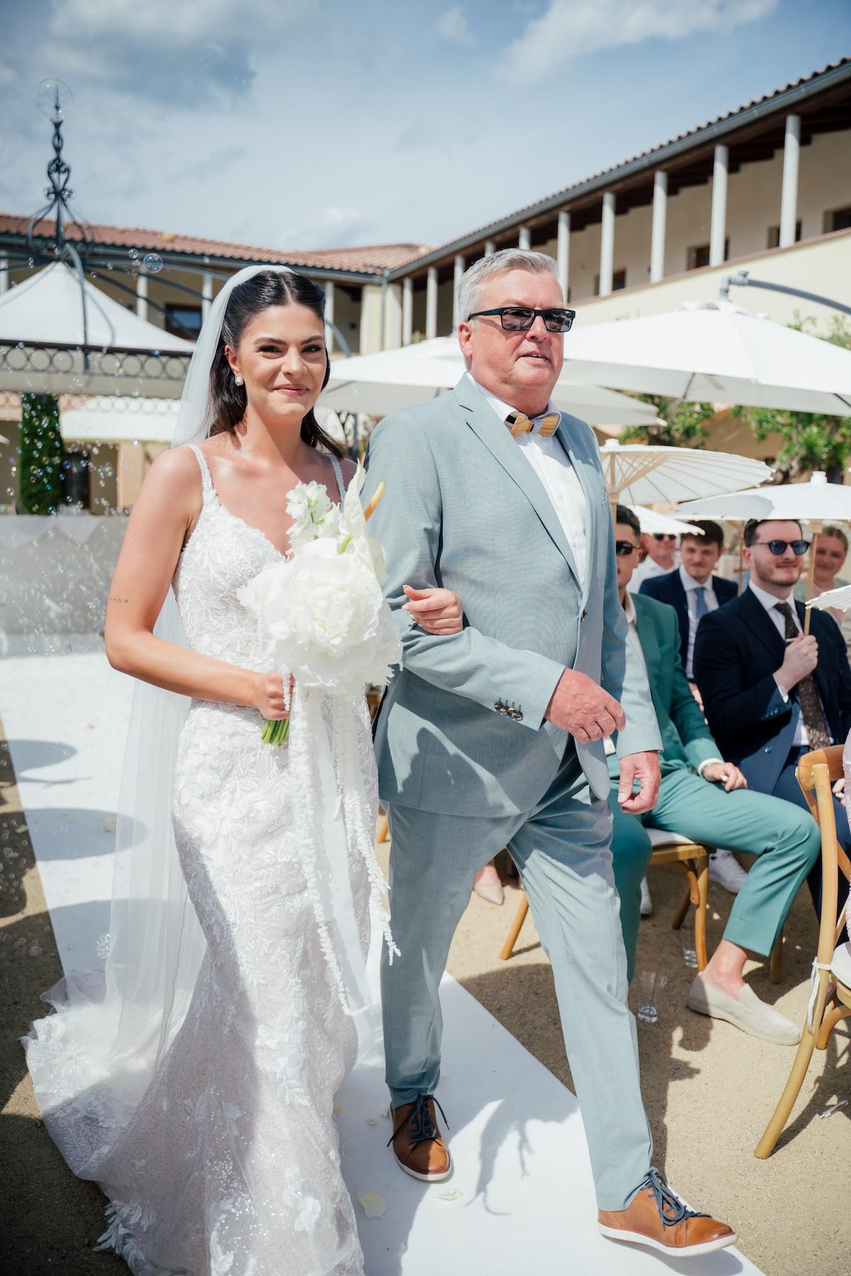 A Classic Spring Wedding at The Garden Villa 27