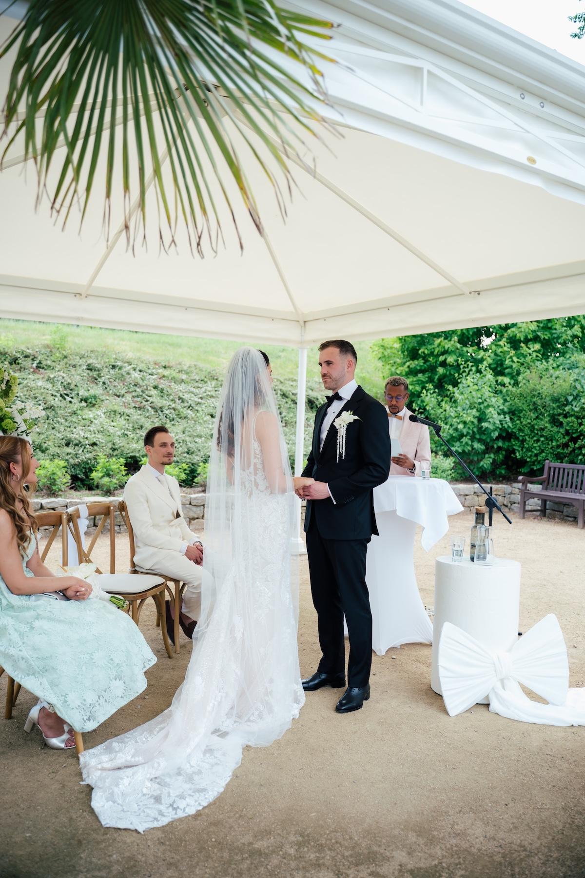 A Classic Spring Wedding at The Garden Villa 32