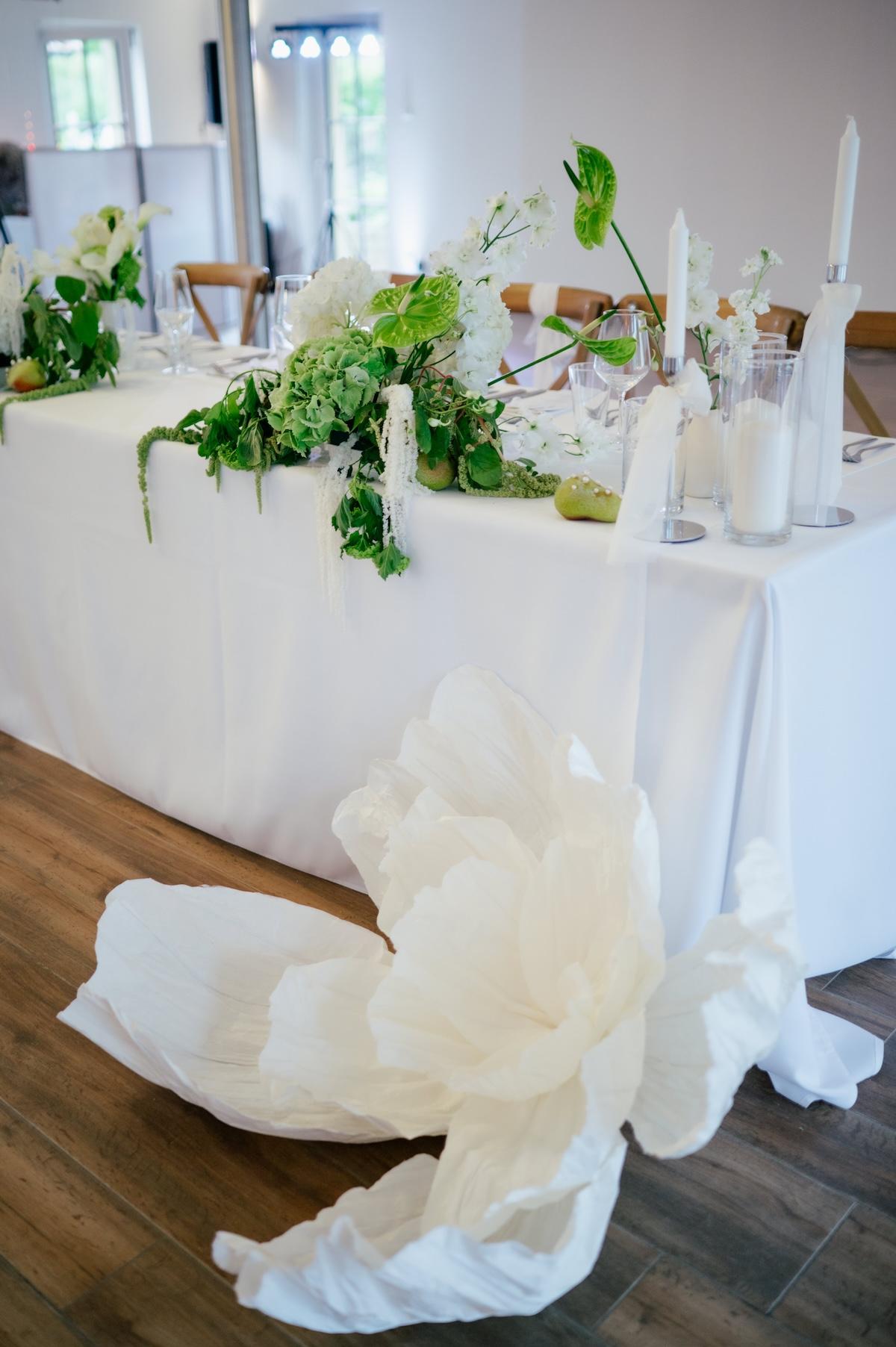 A Classic Spring Wedding at The Garden Villa 9