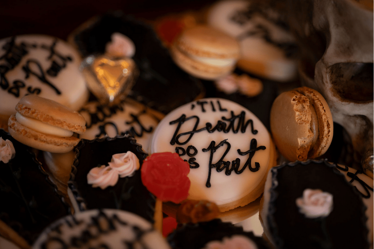 A Non-Traditional Fall Wedding at La Banque de Fleuve 28