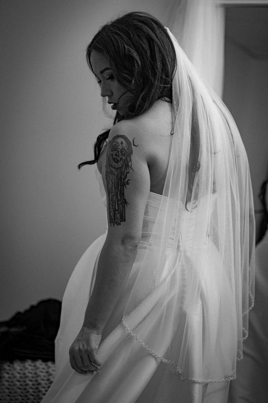 A Non-Traditional Fall Wedding at La Banque de Fleuve 2