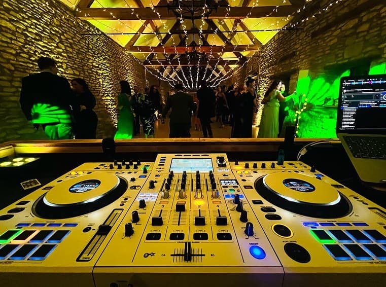 DJ Stuart Lee portfolio 1