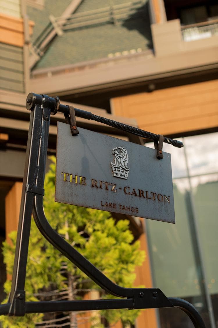 A Modern Fall Wedding at The Ritz-Carlton, Lake Tahoe 9