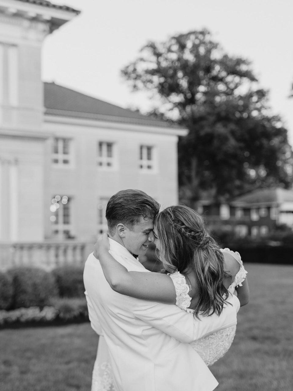 Ellie Logan & Jonathan Logan's wedding-image-16