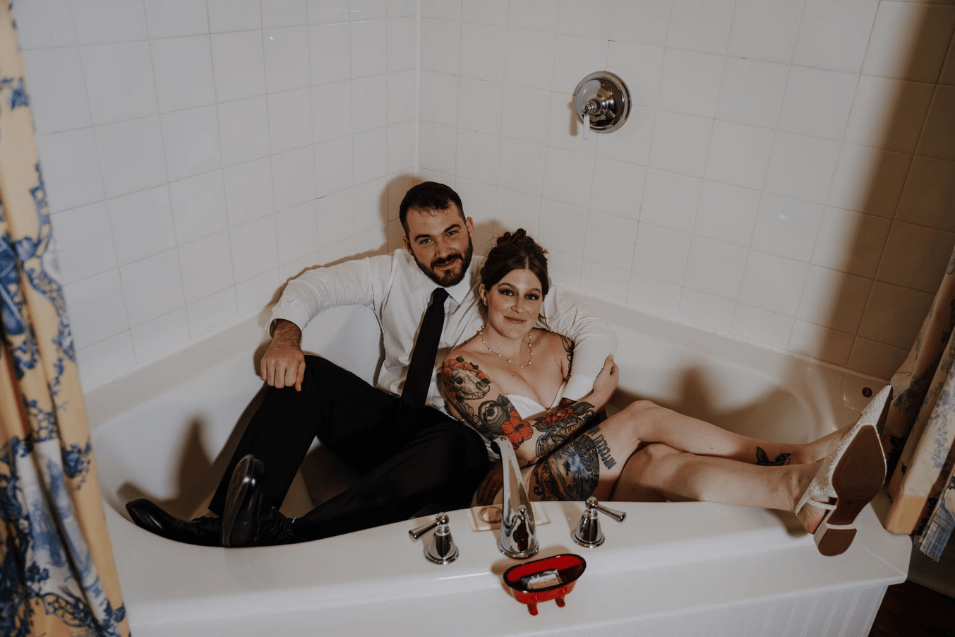 A Romantic Spring Elopement at Cooper’s Landing Inn & Traveler’s Tavern