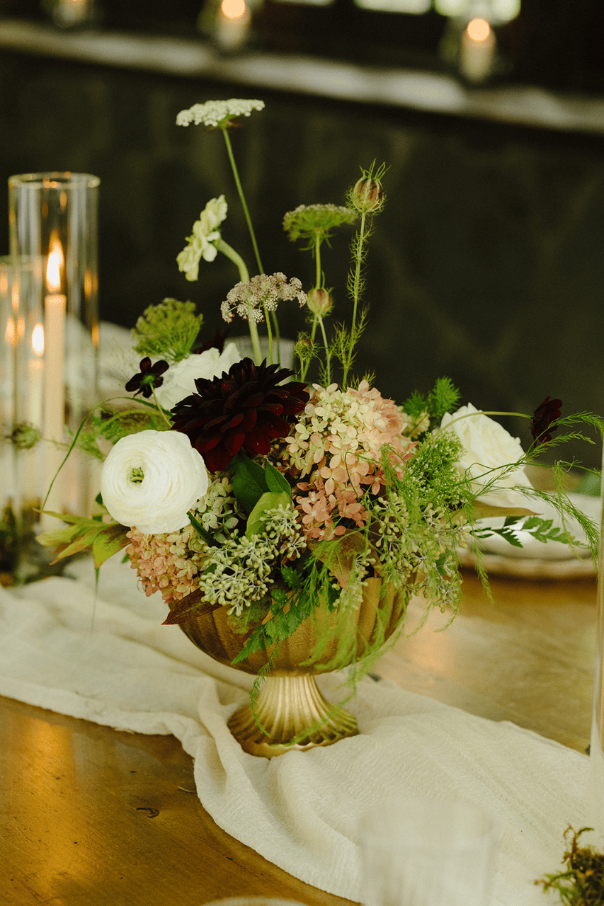 Farmhouse Box and Bloom -  Whimsical Florist portfolio 1