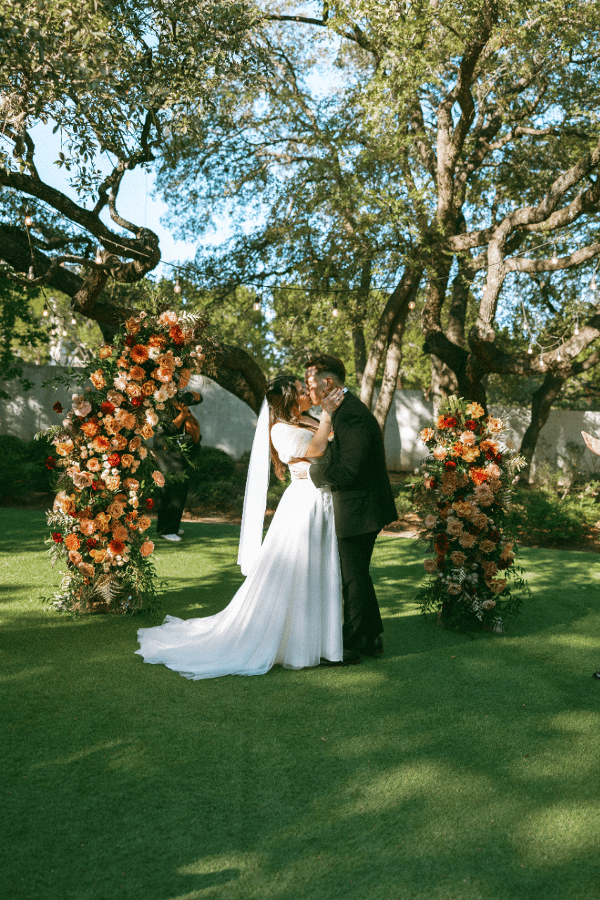Intimate Fall Romance at The Gardens at West Green photo 4