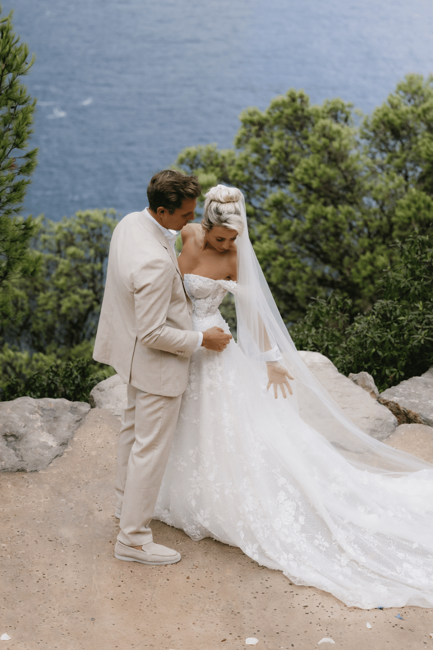 April Mason & Alasdair Mason's wedding-image-16