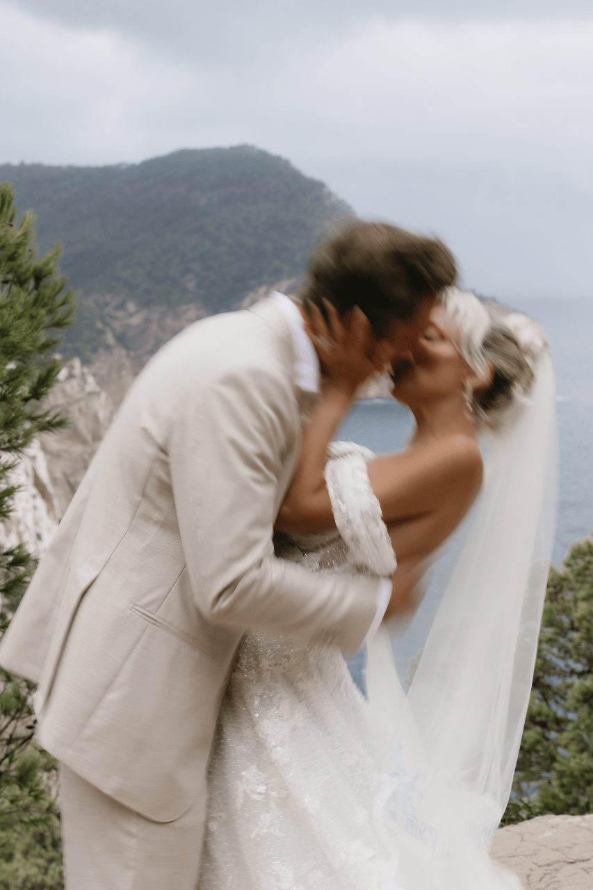 April Mason & Alasdair Mason's wedding-image-4